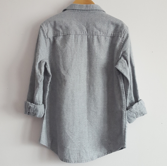 🆕️Kids Grey Button Down Shirt Size S(6/7) - Picture 2 of 3